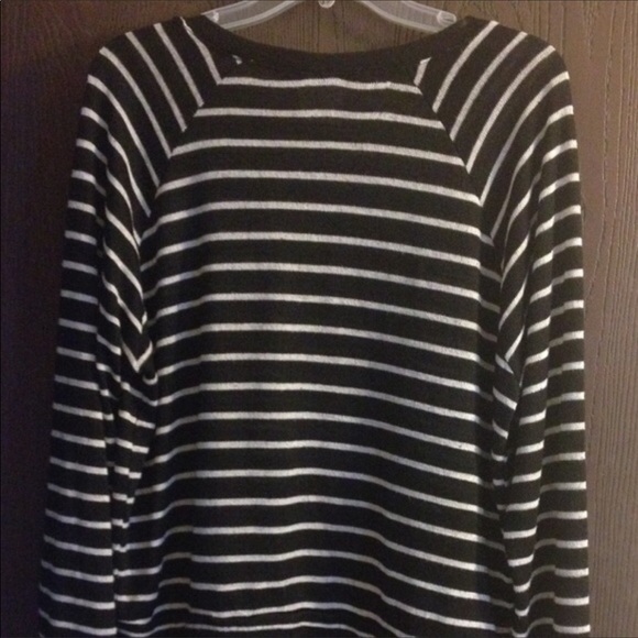 Long Sleeved Shirt/Sweater - Picture 2 of 3